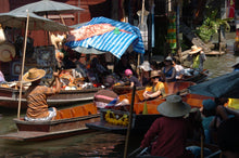 Half Day Railway Market and Damnoensaduak Floating Market (DSTH)