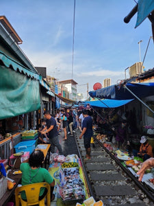 Half Day Railway Market and Damnoensaduak Floating Market Private Tour (DSTH)